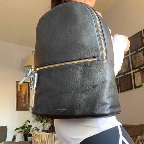 Authentic KURT GEIGER LONDON Pebbled leather two way top zip backpack - Picture 11 of 16